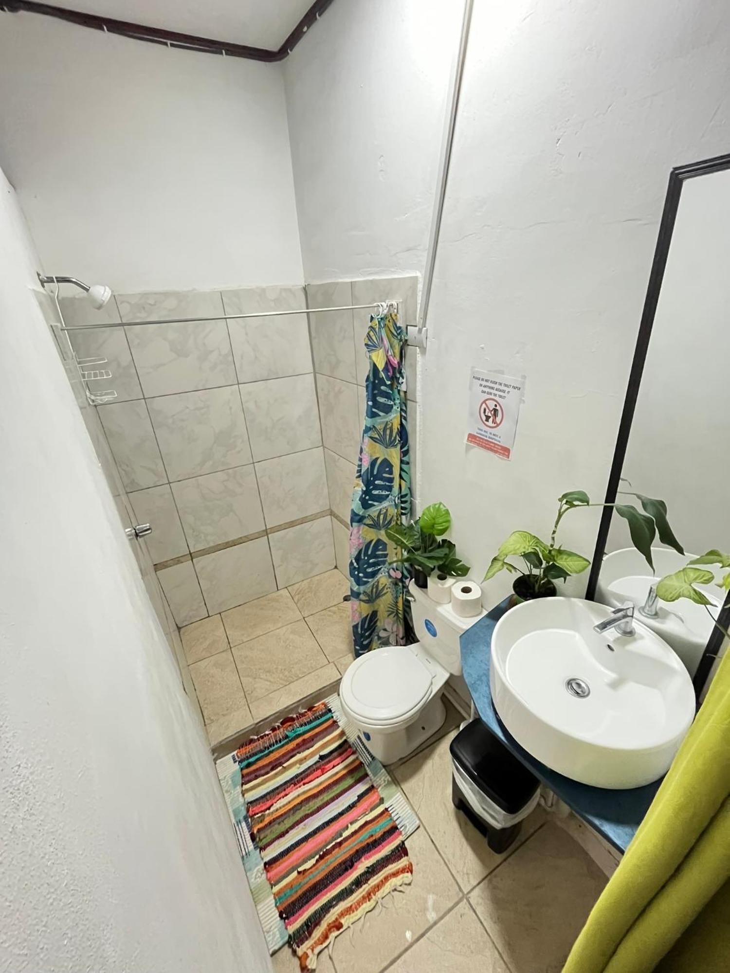 Passifloras Hostel Quepos Exterior photo