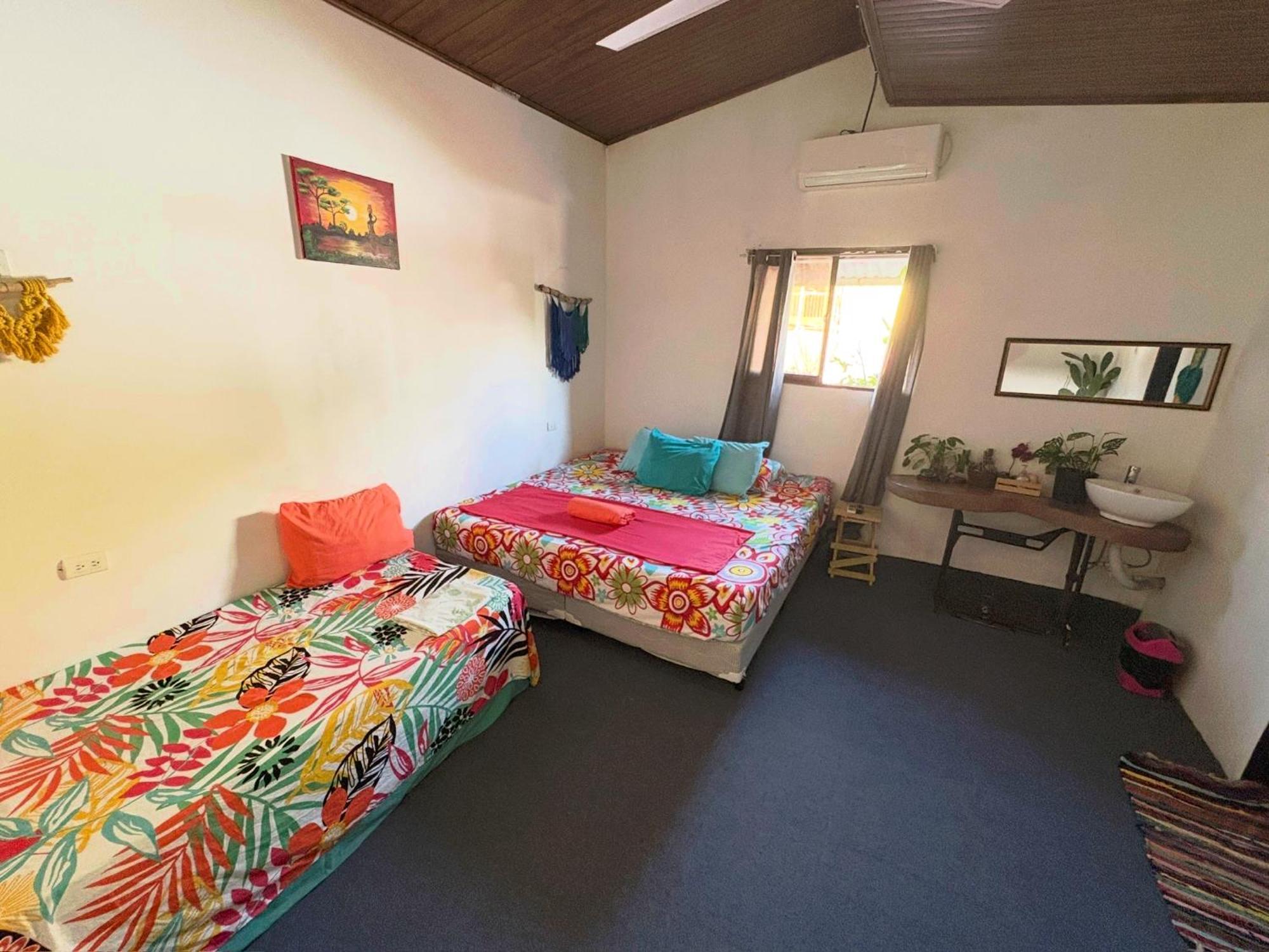 Passifloras Hostel Quepos Exterior photo