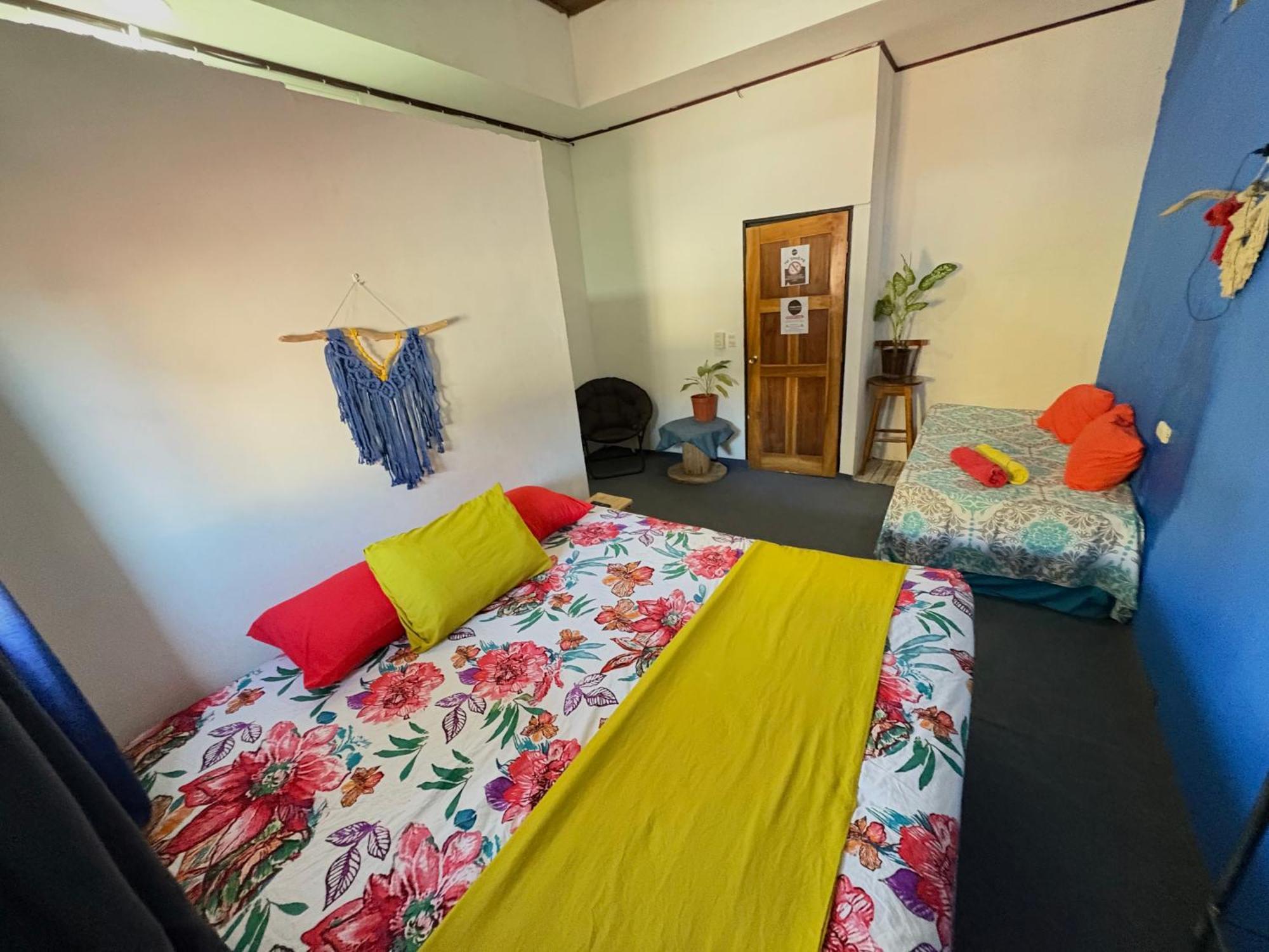 Passifloras Hostel Quepos Exterior photo